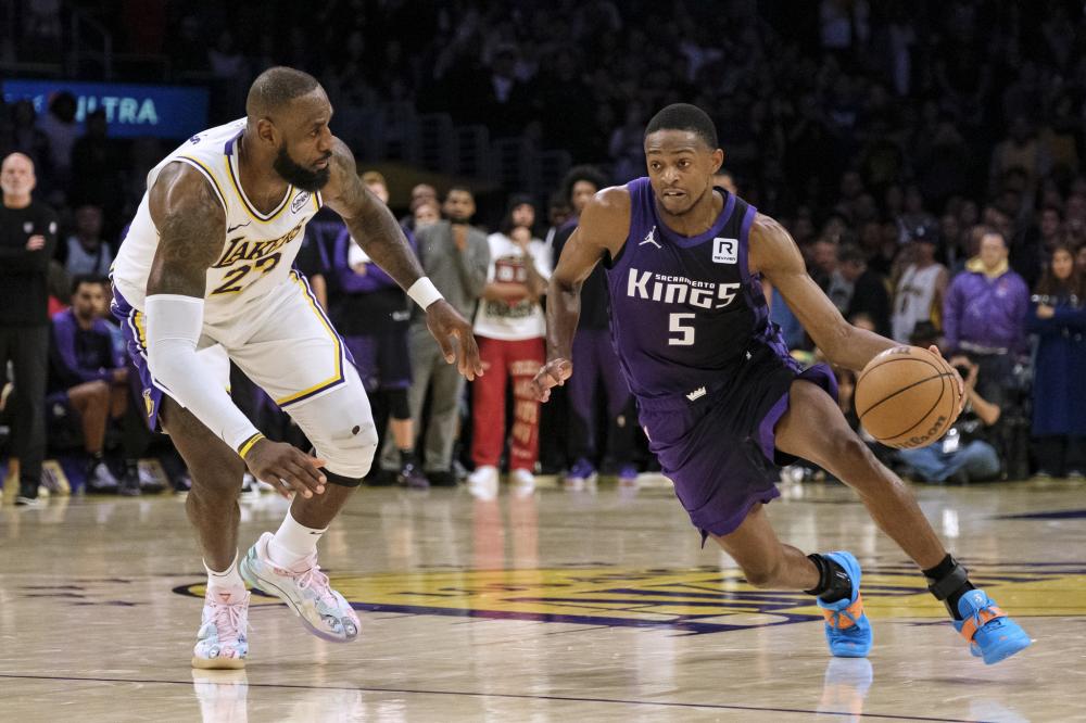 1亿美元超 1亿美元超